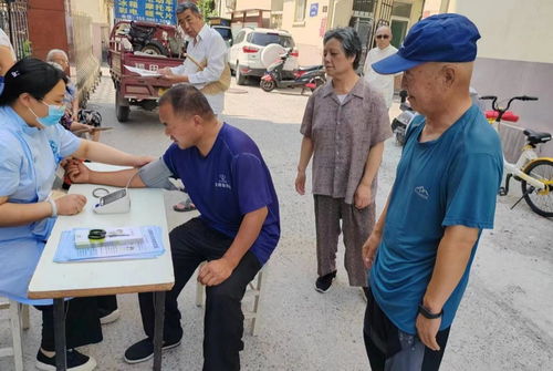 關(guān)愛老年健康，守護(hù)安全生活——?dú)v下二院歷山東路社區(qū)衛(wèi)生服務(wù)站開展老年人防跌倒健康教育咨詢活動